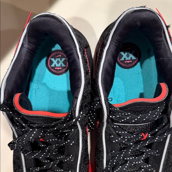 Lebron 20 Nike Athletic Shoes - Picture 5 of 5